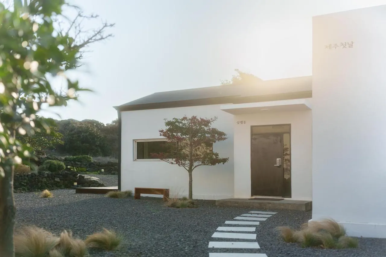 Day One Jeju Sulrem Villa